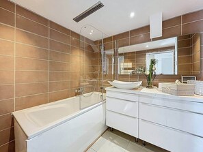 Bathroom - Mas des Colverts -Studio 5 (Saintes-Maries-de-la-Mer)