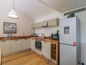 Máy rửa bát, dụng cụ nấu nướng/bát dĩa/dao nĩa 