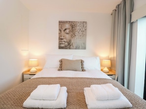 3 bedrooms, individually decorated, individually furnished - 4 The Stoneyard (Bath)