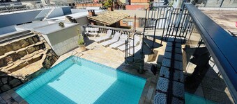 Penthouse apartment with private leisure area, 400 meters from the beach.