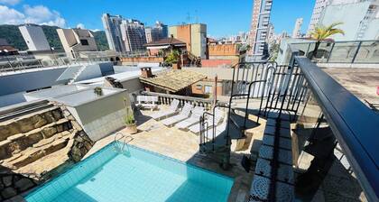 Penthouse apartment with private leisure area, 400 meters from the beach.