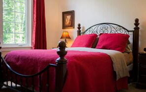 Tabla de planchar con plancha, wifi y ropa de cama 