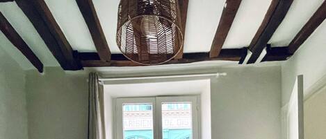 1 室のベッドルーム、WiFi、ベッドシーツ