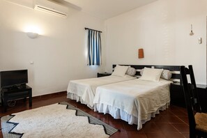 Bügeleisen/Bügelbrett, WLAN, Bettwäsche