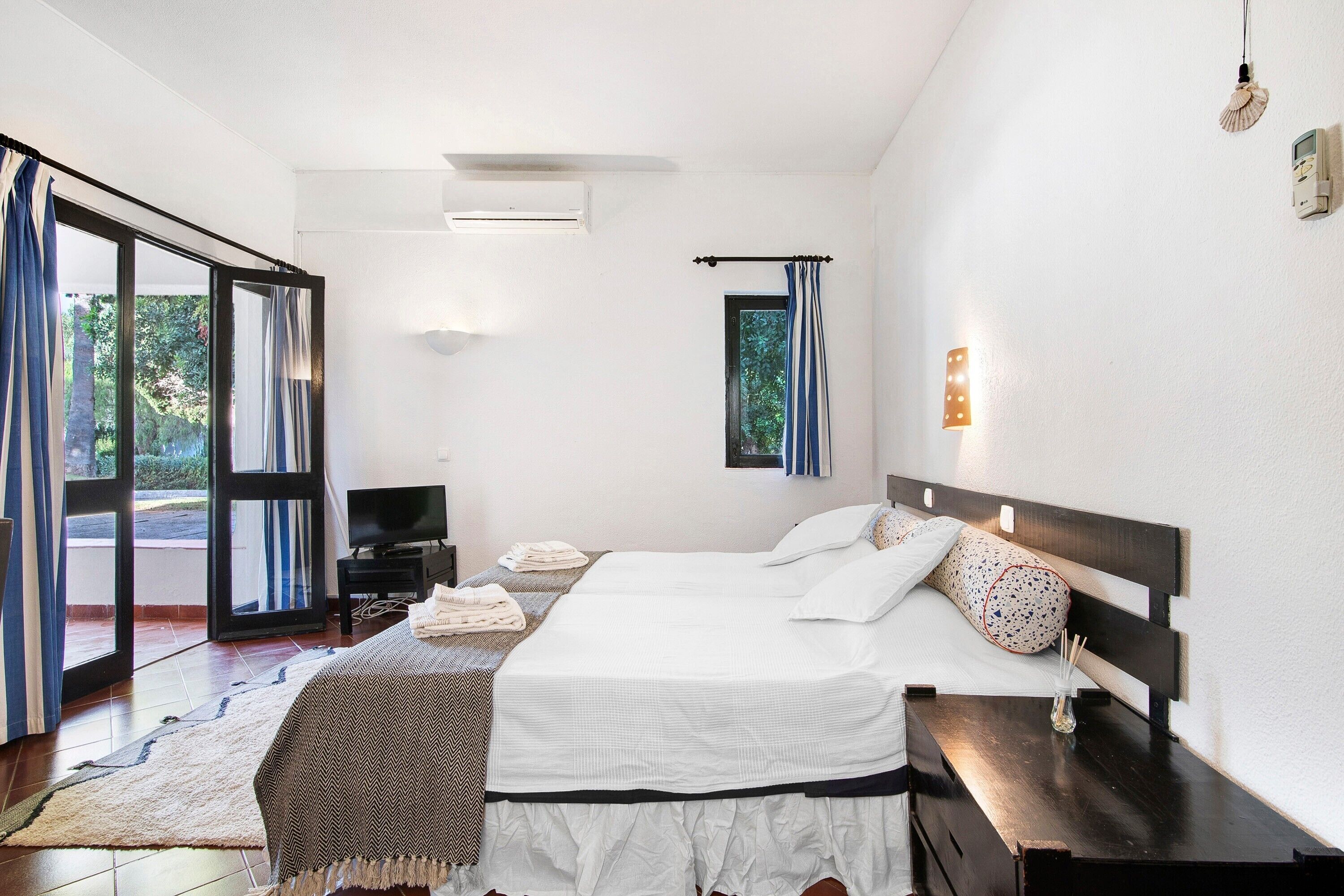 Fer et planche à repasser, Wi-Fi, draps fournis