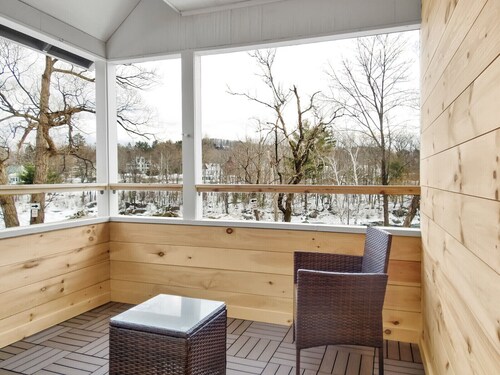 Village 2-Bedroom with Riverview