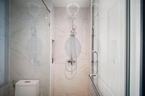 Apartment (1 Bedroom) | Bathroom - Beachfront 1524 Wyndham Gardens Condo Naithon (Sa Khu)