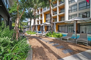 Deluxe Apartment (0 Bedroom) | Terrace/patio - Wyndham 2229 Naiton Beach Studio Forrest View (Sa Khu)