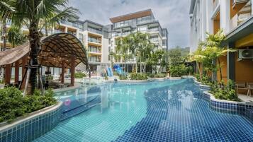 Deluxe-Apartment (0 Bedroom) | Pool | Außenpool