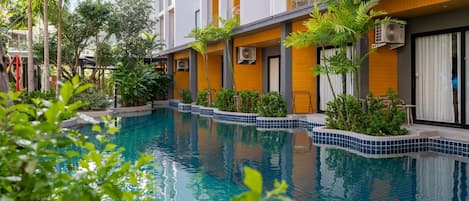 Departamento Deluxe (0 Bedroom) | Alberca | Alberca al aire libre