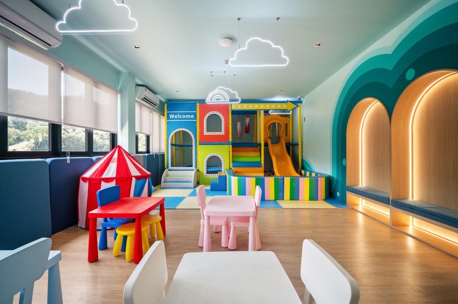 Apartment (1 Bedroom) | Children's area