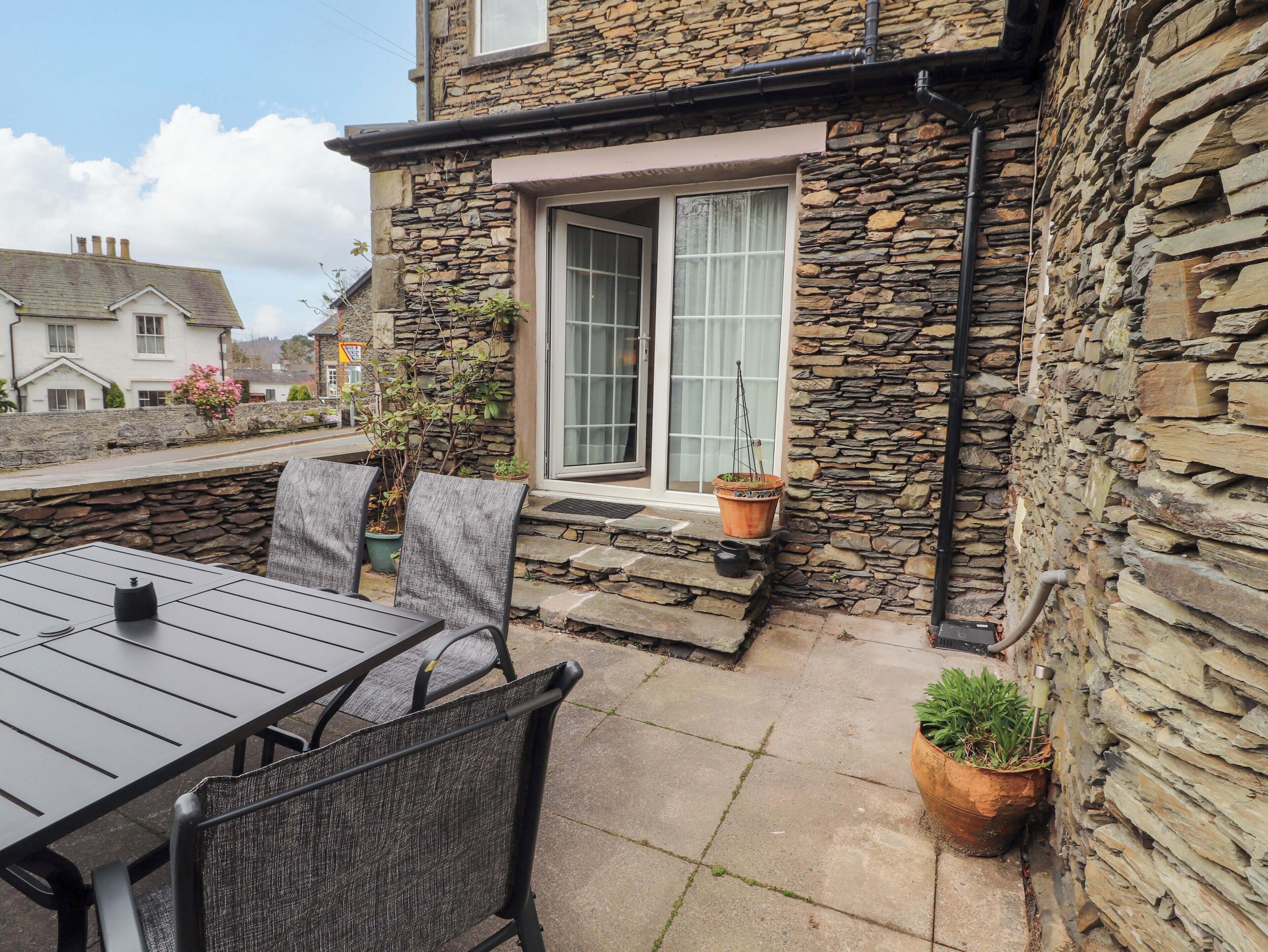 Cottage | Outdoor dining