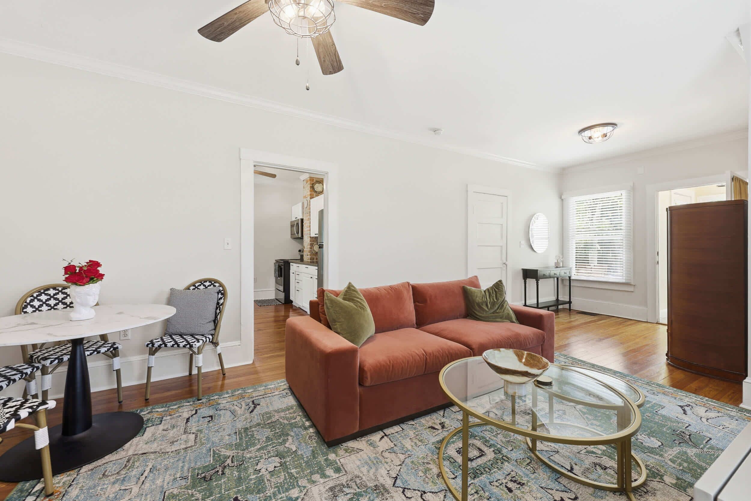 Apartamento, 1 cama King e sofá-cama, varanda, vista para o jardim (The Pearl Unit A) | Área de estar