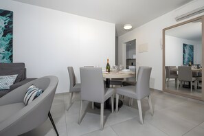 Dining - Vacation Villa 'Ancoa' with Private Pool, Wi-Fi and Air Conditioning (Yaiza)