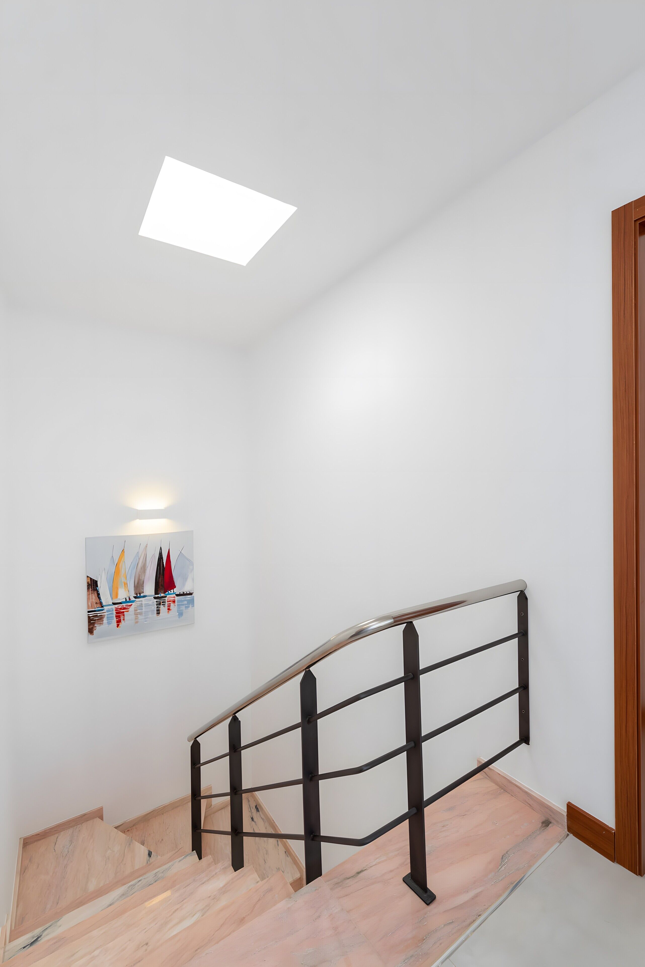 المنشأة من الداخل