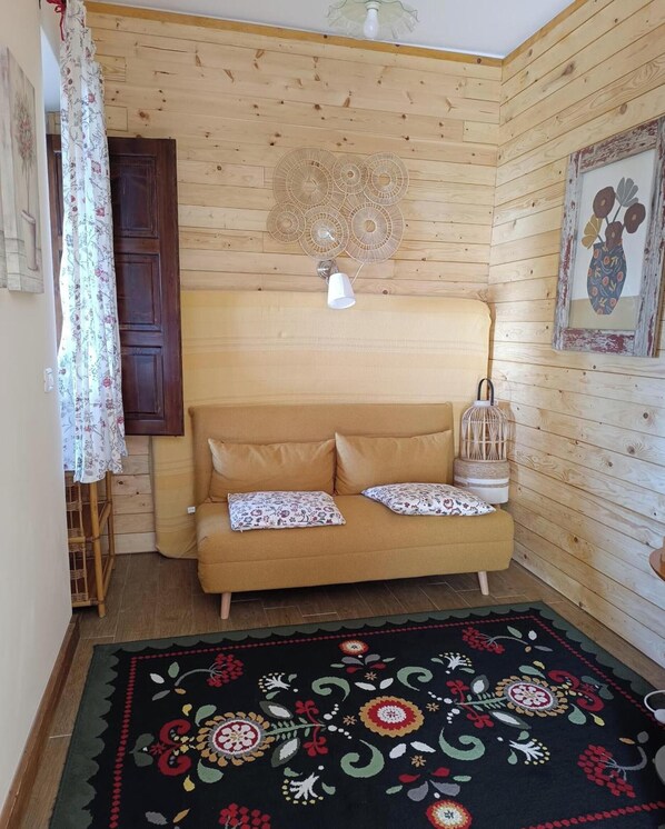 Interior - Villa 'Feudo Algerazzi - Cottage' with Sea View, Private Terrace and Wi-Fi (Zafferana Etnea)