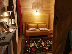 Interior - Villa 'Feudo Algerazzi - Cottage' with Sea View, Private Terrace and Wi-Fi (Zafferana Etnea)