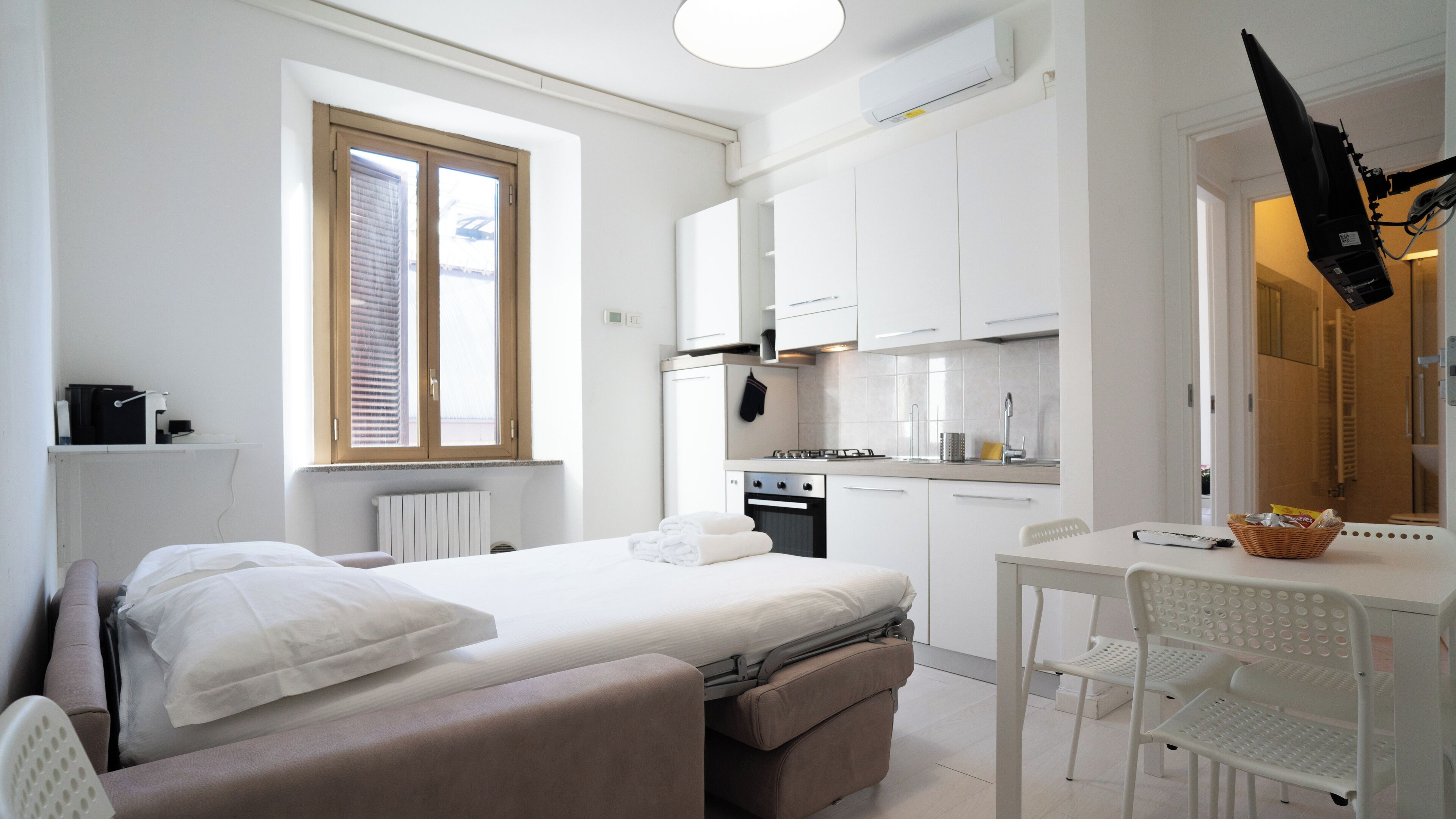 Silitysrauta/-lauta, ilmainen Wi-Fi, vuodevaatteet