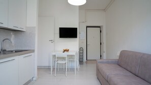 Smart TV - Central Stay Milano | Metro, Wi-Fi, Easy Check-in (Milan)