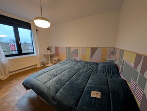 WiFi, bed sheets - Charming Reims Arena Studio with Private Terrace and Wi-Fi (Reims)