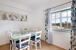 Dining - Monte Fino Beach Holiday Home with Balcony, Wi-Fi, and Air Conditioning (Monte Gordo)