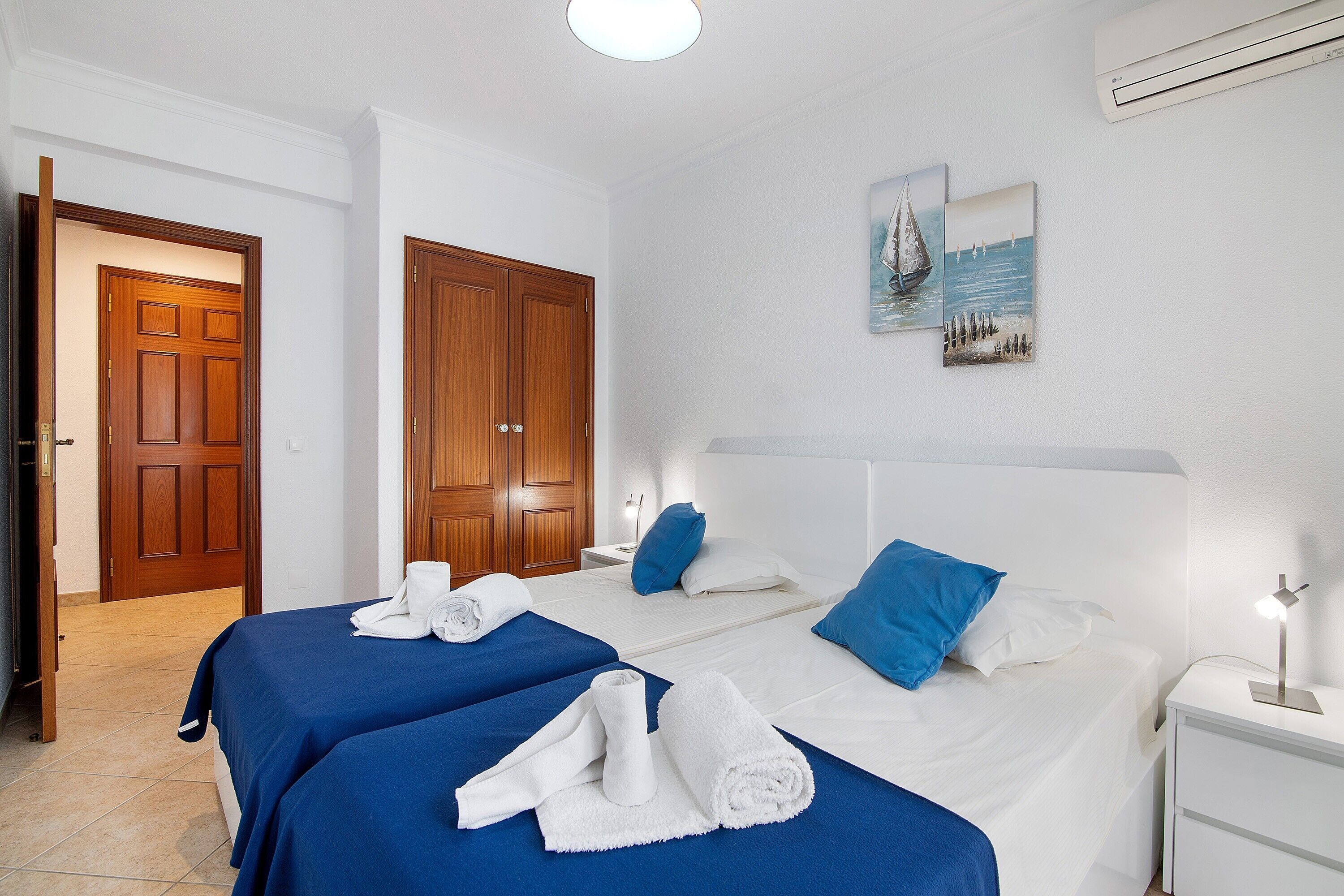 Fer et planche à repasser, Wi-Fi, draps fournis