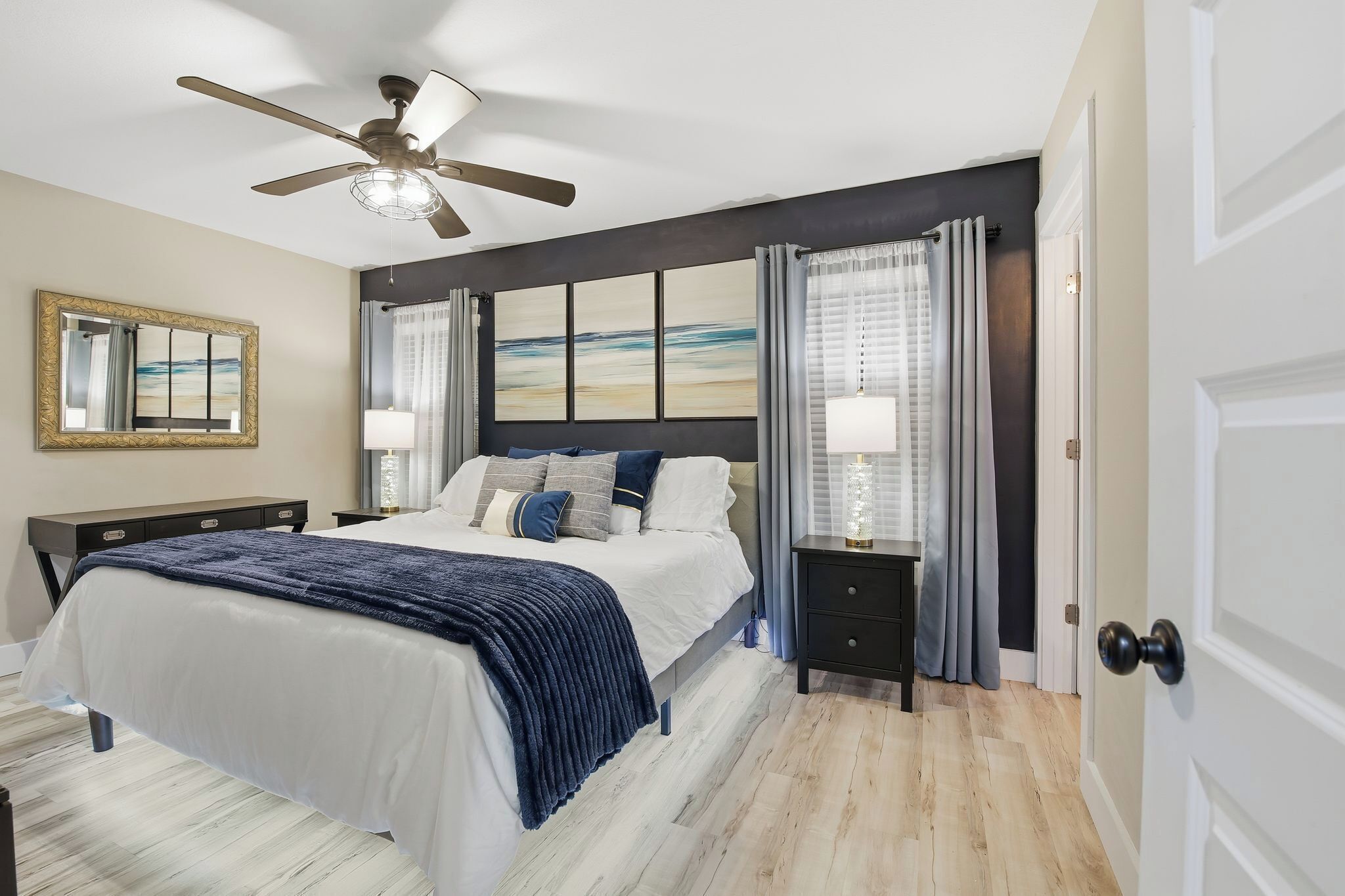 Ferros/tábuas de passar roupa, berço de viagem, Wi-Fi de cortesia