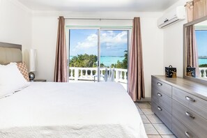 Room - Private Plunge pool Soothing hot tub and Sunrise and sunset over tranquil waters (Caicos Islands)
