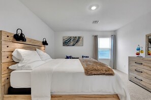 4 soverom, strykejern/-brett, wi-fi (inkludert) og sengetøy