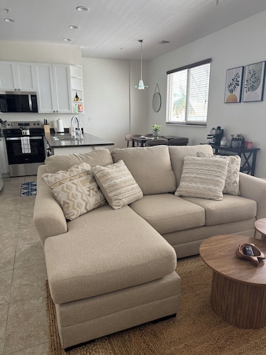 New Listing - 2bedroom steps away from 7Mile Beach!