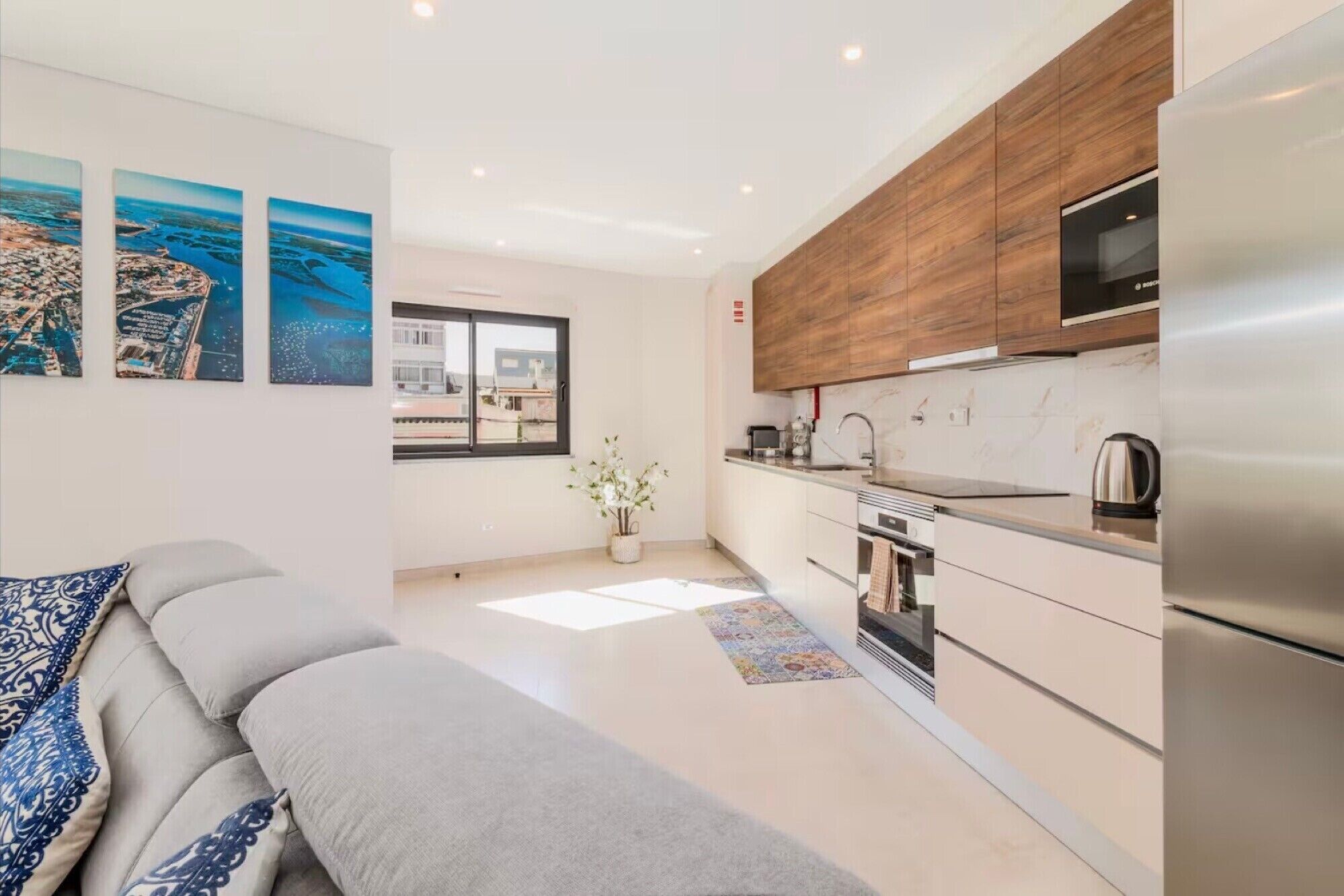 Geladeira, micro-ondas, fogão, cooktop