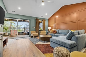 Smart TV - Stay Like a Star: Music Row House • 1.5mi to Broadway (Nashville)