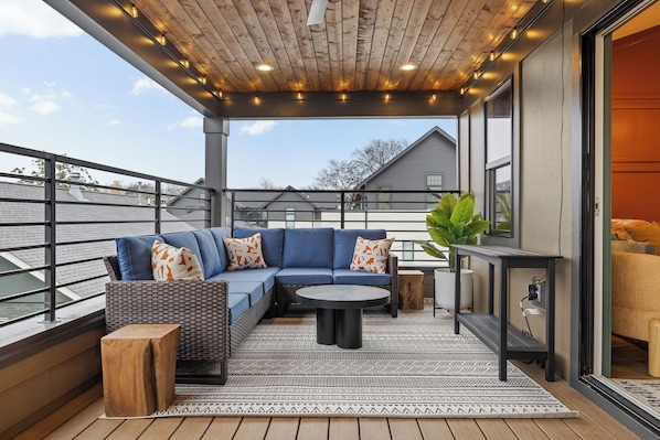Smart TV - Stay Like a Star: Music Row House • 1.5mi to Broadway (Nashville)