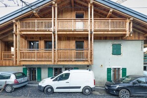 Exterior - Apartment 'Morillon – New – 2 min from the slopes' with mountain view, private terrace (Morillon)