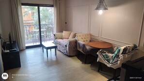 TV - Venetian Signature Condo Resort Pattaya (Amphoe Sattahip)