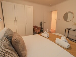 2 bedrooms, individually decorated, individually furnished, free WiFi - Lake View (Windermere)