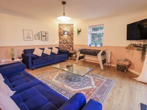 Living area - Lake View (Windermere)