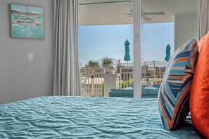 3 bedrooms, iron/ironing board, free WiFi, bed sheets - BEACHFRONT l 1ST FLOOR WALKOUT TO POOL DECK l PRIVATE BEACH IN BLUE MOUNTAIN (Santa Rosa Beach)