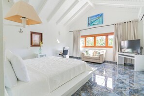 6 Schlafzimmer, Bügeleisen/Bügelbrett, Internetzugang, Bettwäsche