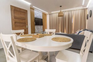 Dining - Caribey 200 meters from Punta Popy beach (Las Terrenas)