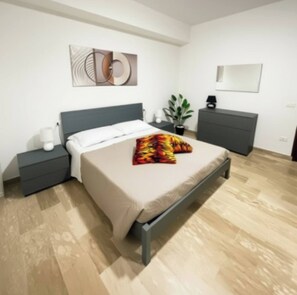 Room - Charming Avezzano Apartment for Family Getaways (Avezzano)