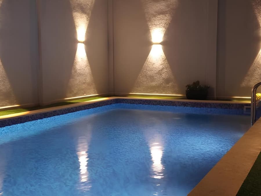 10 outdoor pools
