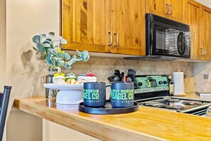 Fridge, microwave, oven, stovetop - Whispering Pines 3BR Townhouse Views + Hot Tub (Golden)
