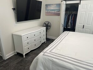 Room - Perfect 3-bedroom house with AC in Fort Myers Beach (Fort Myers Beach)
