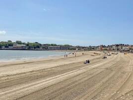 Una playa cerca