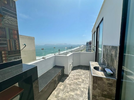 Vista desde la propiedad. Ocean View Apartment - Costa Lounge (1503)