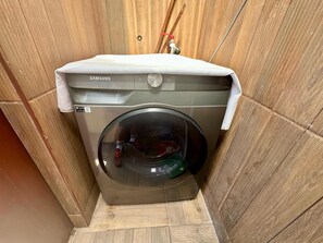 Appartamento, 3 camere da letto, vista mare, fronte mare | Lavanderia