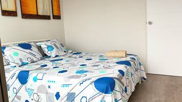 Appartamento, 3 camere da letto, vista mare, fronte mare | Ferro/asse da stiro, Wi-Fi gratuito