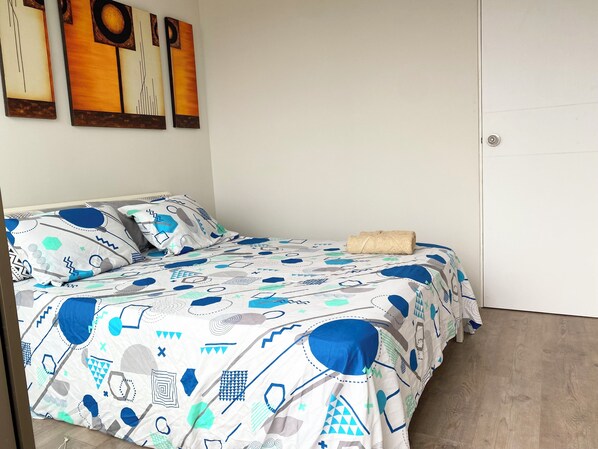 Appartamento, 3 camere da letto, vista mare, fronte mare | Ferro/asse da stiro, Wi-Fi gratuito