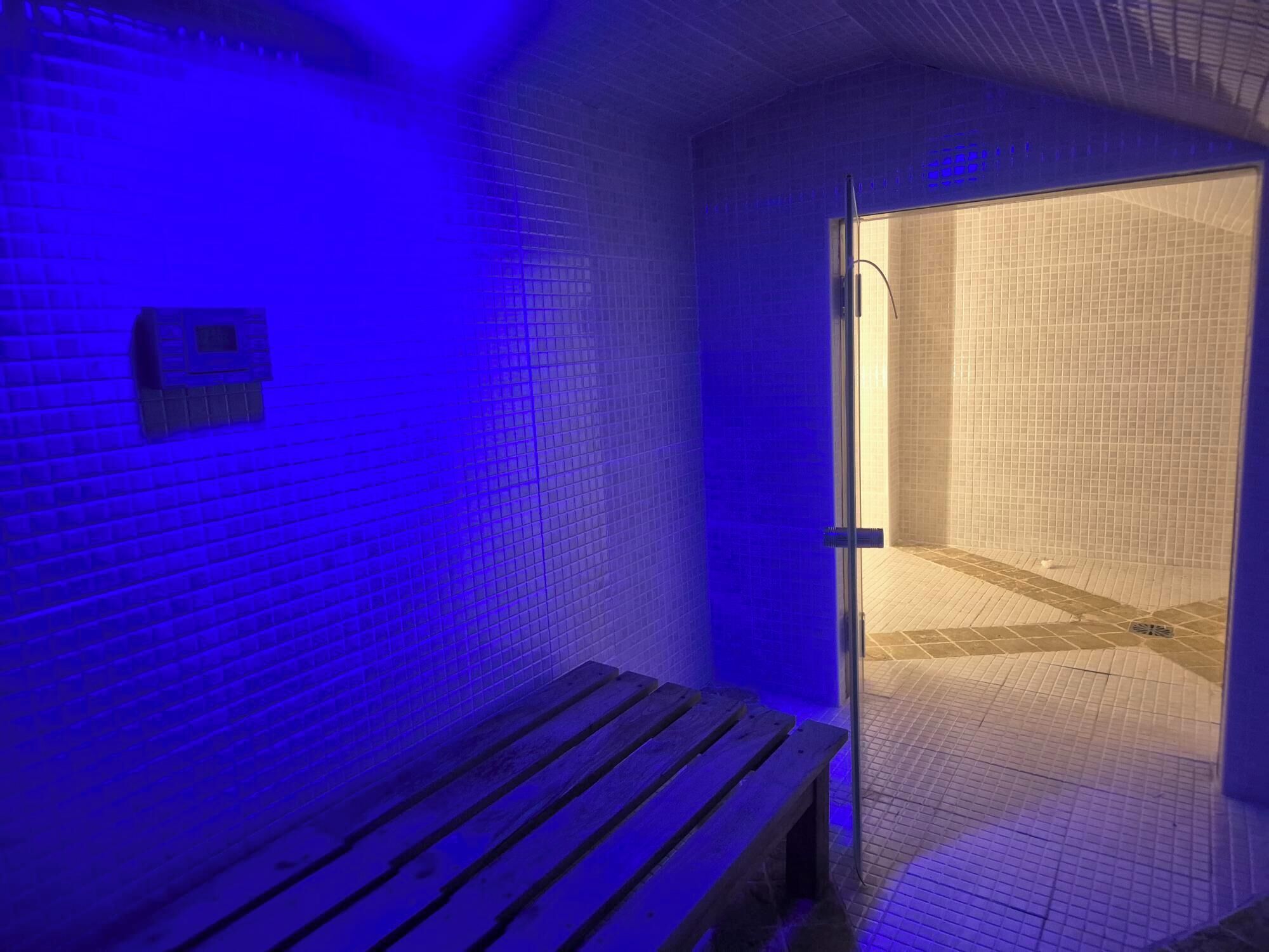 Hot tub, steam room, deep-tissue massages, sports massages